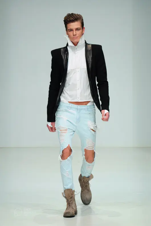 Mercedes Benz
Fashion Week